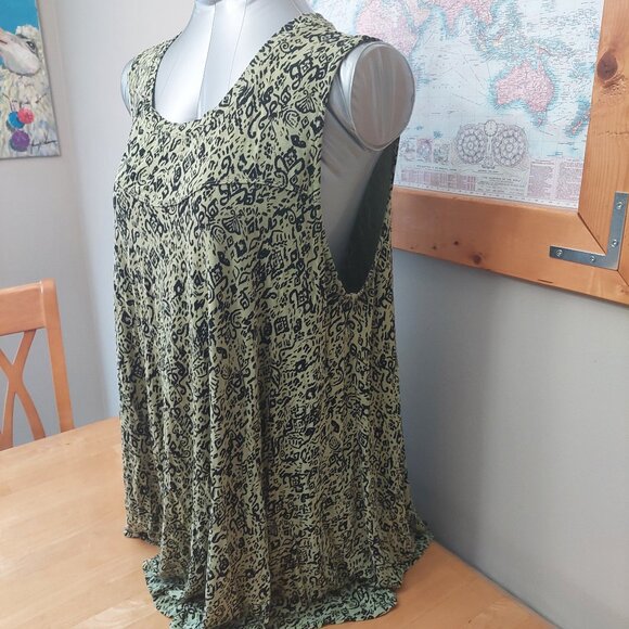 Pennington's Green and Black Patterned Sleeveless Top Scoop Plus Size Womens 1X - Picture 3 of 9